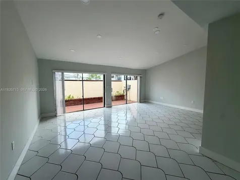 6637 NW 181st Lane Hialeah FL 33015