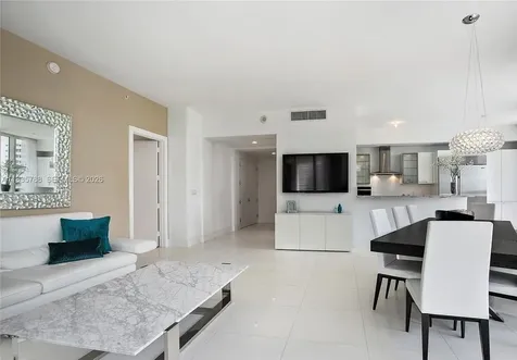 4100 Island Boulevard Aventura FL 33160