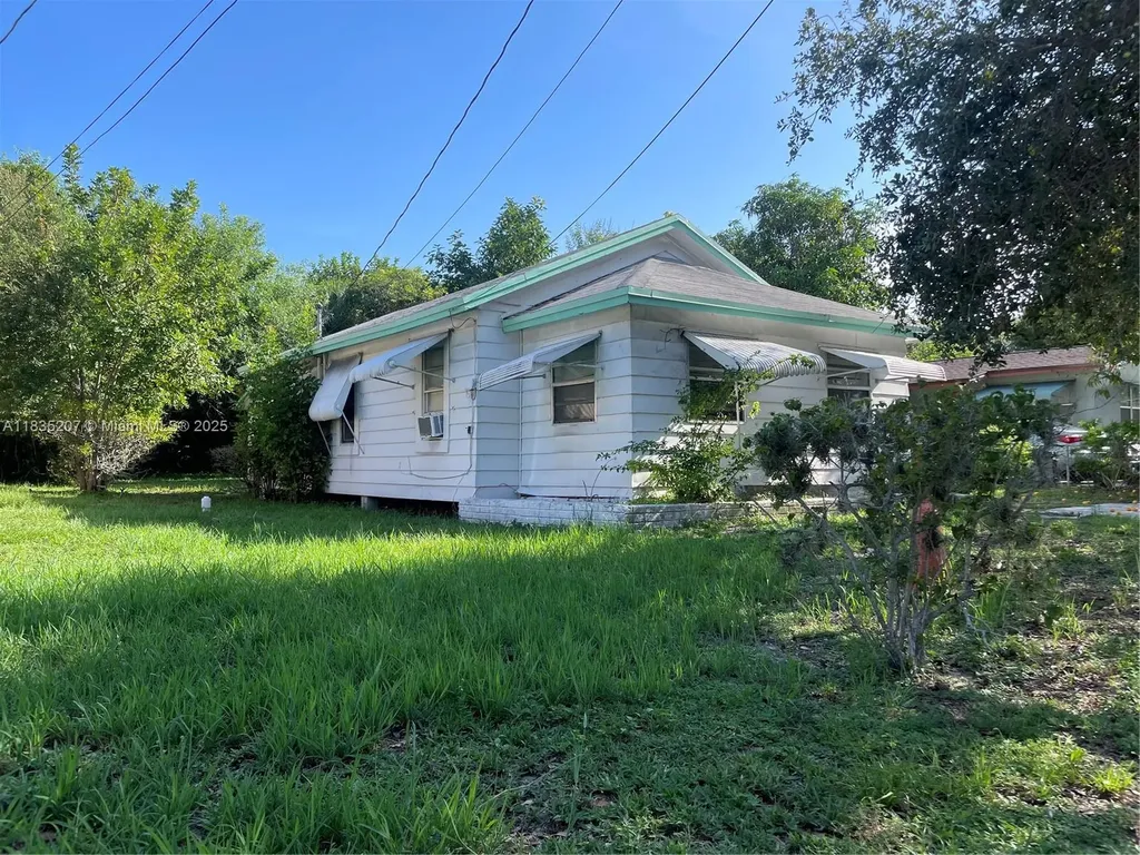 156 S NE 11th Street Boca Raton FL 33432