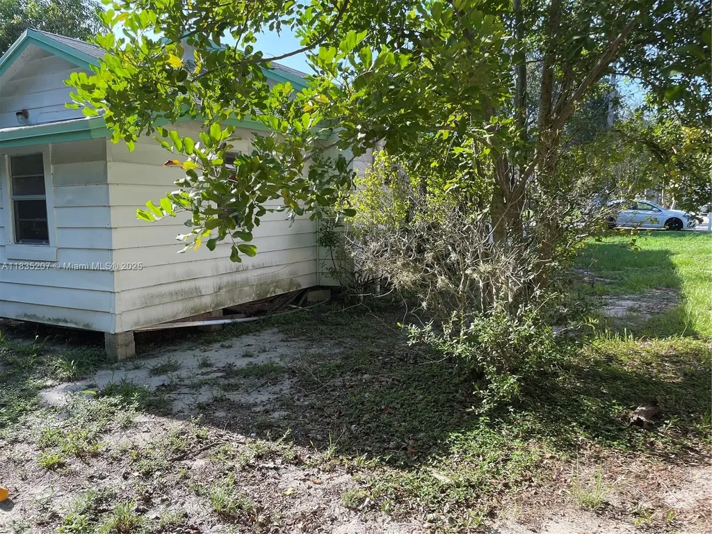 156 S NE 11th Street Boca Raton FL 33432