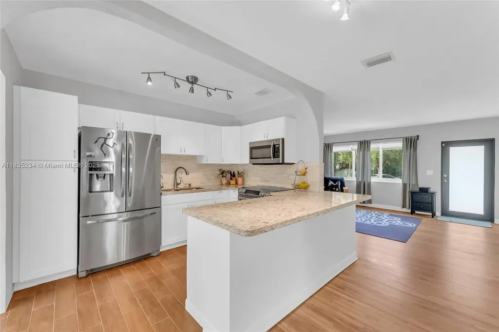 6023 SW 59th Street South Miami FL 33143