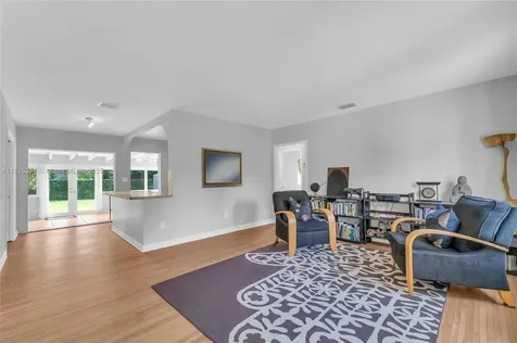6023 SW 59th Street South Miami FL 33143