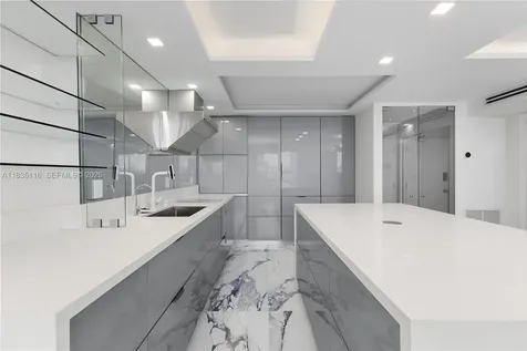 401 Ocean Drive Miami Beach FL 33139