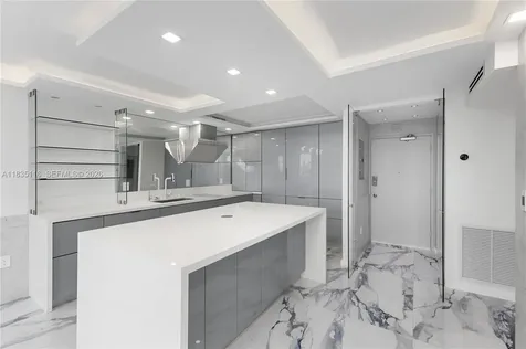 401 Ocean Drive Miami Beach FL 33139