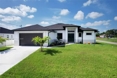 2517 44th Street SW Lehigh Acres FL 33976