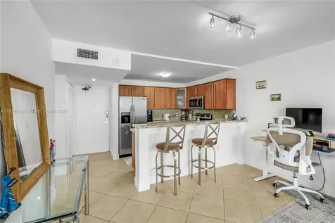401 Ocean Drive Miami Beach FL 33139