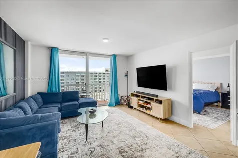 401 Ocean Drive Miami Beach FL 33139