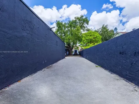 3490 NW 32nd Avenue Miami FL 33142