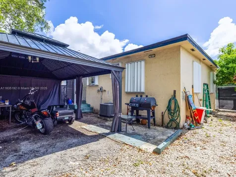 3490 NW 32nd Avenue Miami FL 33142