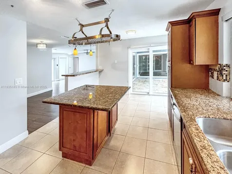 2040 NW 86th Avenue Sunrise FL 33322
