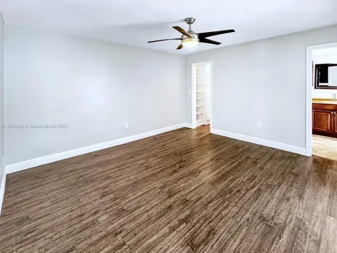 2040 NW 86th Avenue Sunrise FL 33322