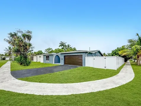 2040 NW 86th Avenue Sunrise FL 33322