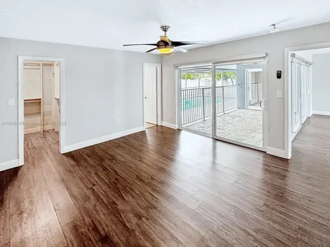 2040 NW 86th Avenue Sunrise FL 33322