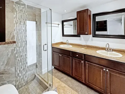 2040 NW 86th Avenue Sunrise FL 33322