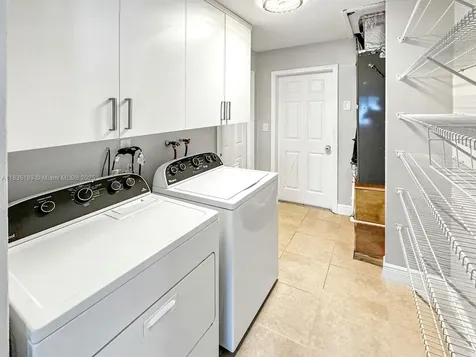 2040 NW 86th Avenue Sunrise FL 33322