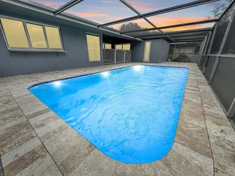 2040 NW 86th Avenue Sunrise FL 33322