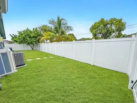2040 NW 86th Avenue Sunrise FL 33322