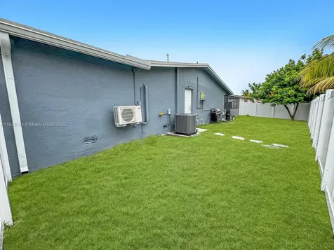 2040 NW 86th Avenue Sunrise FL 33322