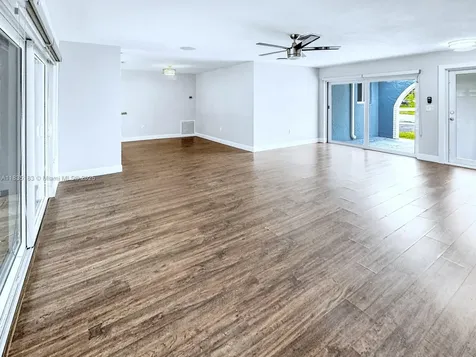 2040 NW 86th Avenue Sunrise FL 33322