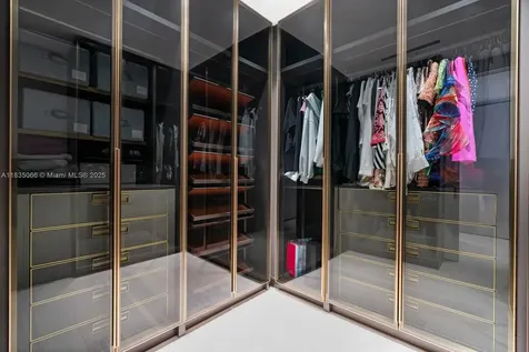 18555 Collins Avenue Sunny Isles Beach FL 33160