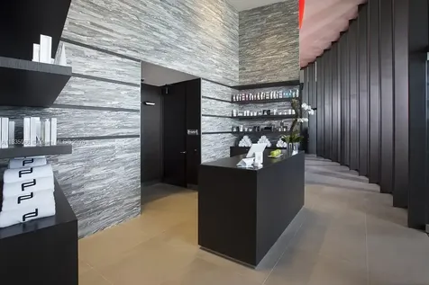 18555 Collins Avenue Sunny Isles Beach FL 33160