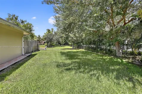 10801 SW 57th Place Davie FL 33328
