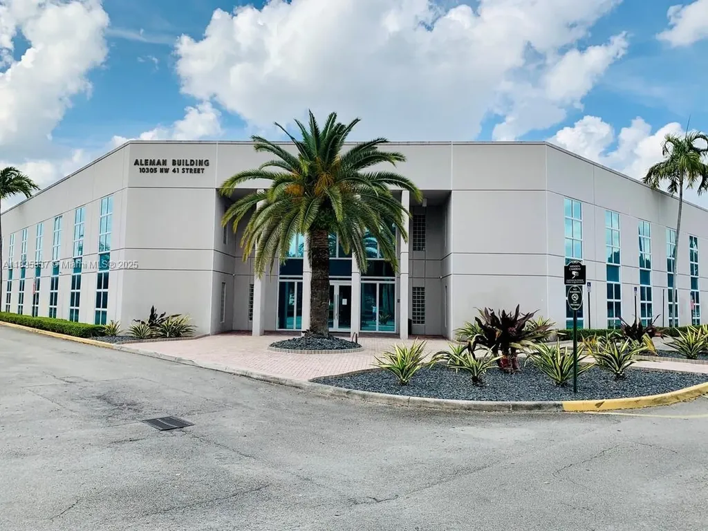 10305 NW 41st Street Doral FL 33178