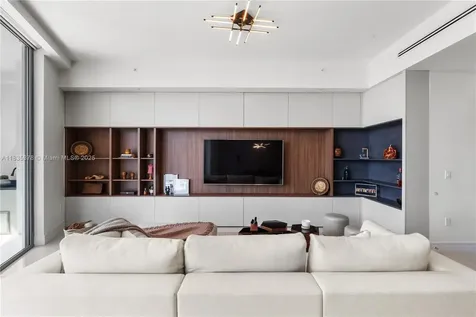 3250 NE 188th Street Aventura FL 33180