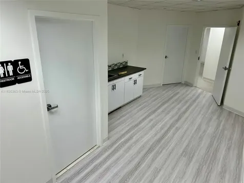 10305 NW 41st Street Doral FL 33178