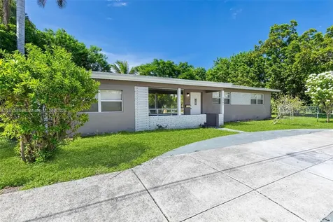 2307 Rodman Street Hollywood FL 33020