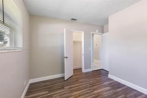 2307 Rodman Street Hollywood FL 33020