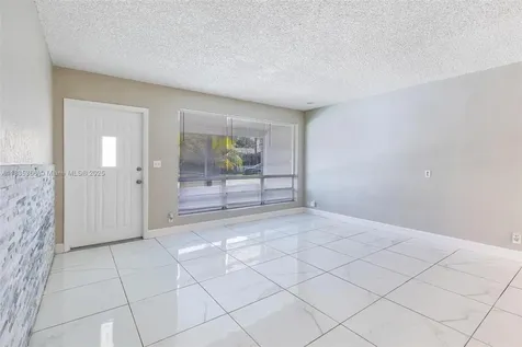 2307 Rodman Street Hollywood FL 33020