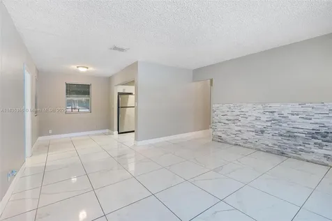2307 Rodman Street Hollywood FL 33020