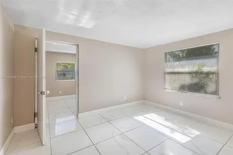 2307 Rodman Street Hollywood FL 33020