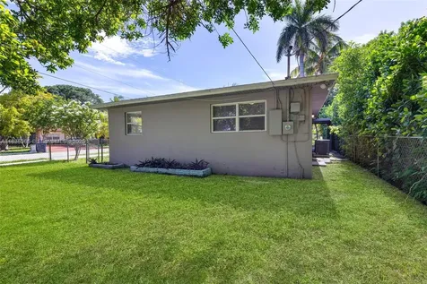 2307 Rodman Street Hollywood FL 33020