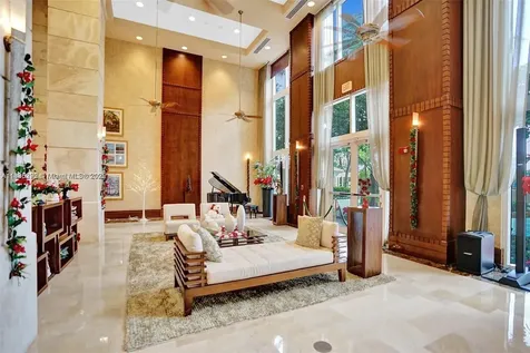 19501 W Country Club Drive Aventura FL 33180