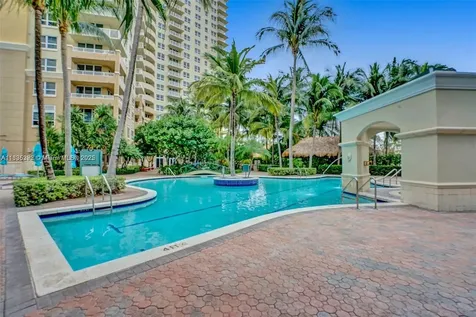 19501 W Country Club Drive Aventura FL 33180