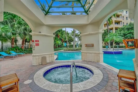 19501 W Country Club Drive Aventura FL 33180