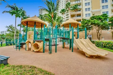 19501 W Country Club Drive Aventura FL 33180