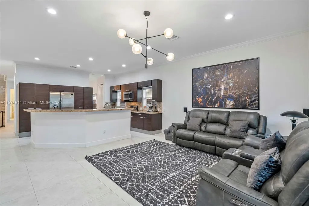 217 SW 11th Street Fort Lauderdale FL 33315