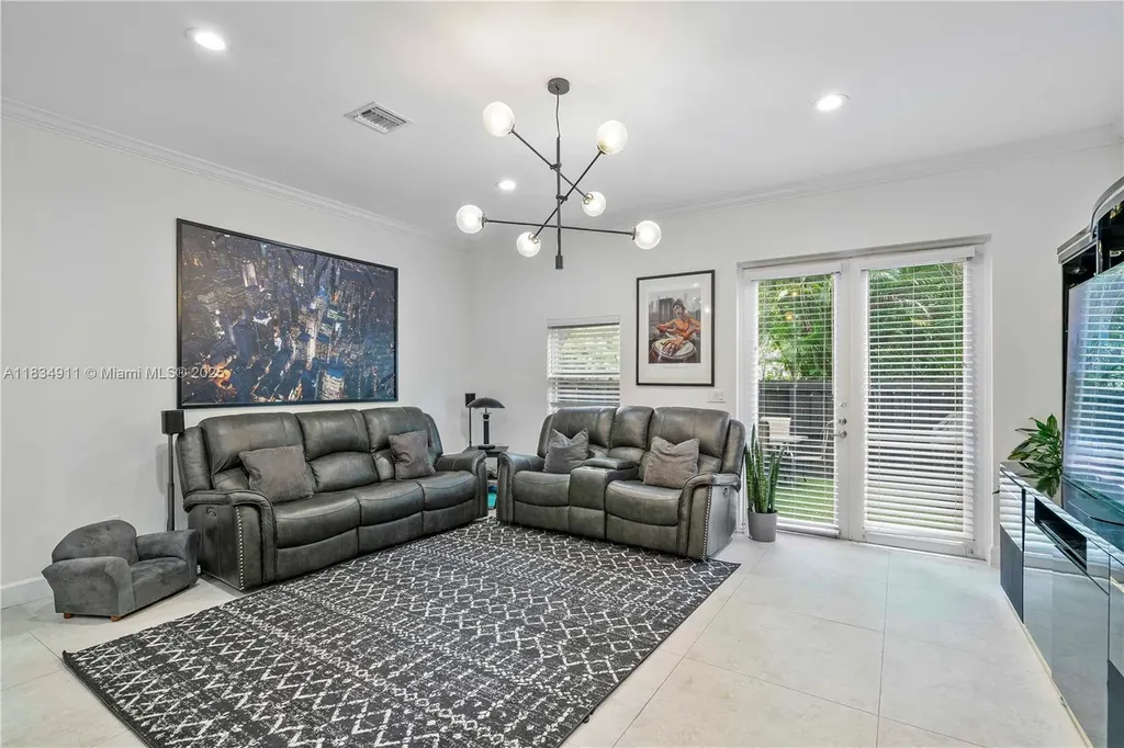 217 SW 11th Street Fort Lauderdale FL 33315