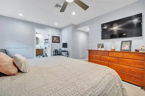 1533 Shenandoah Street Hollywood FL 33020