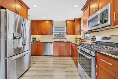 1533 Shenandoah Street Hollywood FL 33020