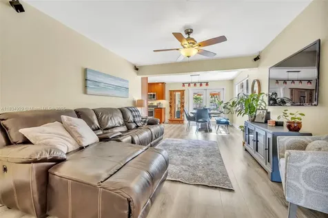 1533 Shenandoah Street Hollywood FL 33020