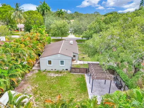 295 De Leon Drive Miami Springs FL 33166