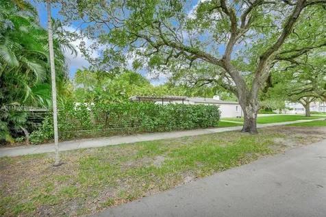 295 De Leon Drive Miami Springs FL 33166