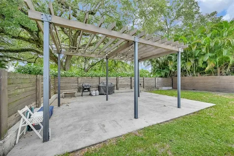 295 De Leon Drive Miami Springs FL 33166