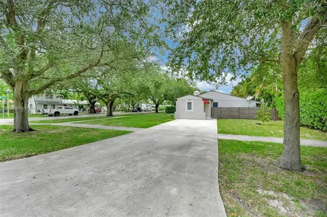 295 De Leon Drive Miami Springs FL 33166