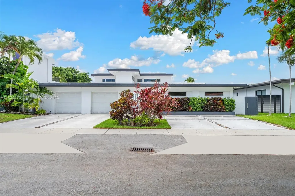 1930 NE 193rd Street Miami FL 33179