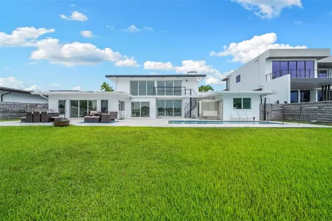 1930 NE 193rd Street Miami FL 33179